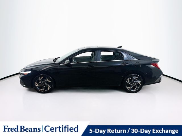 2024 Hyundai Elantra SEL Convenience photo 2