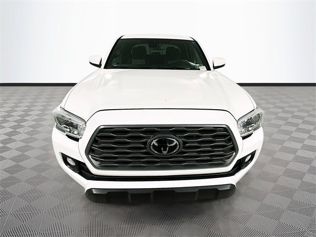 2022 Toyota Tacoma TRD Off-Road photo 2