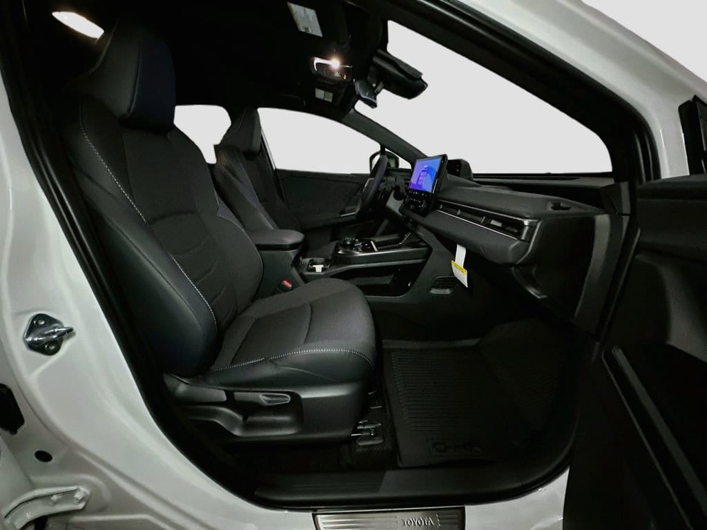 2026 Toyota C-HR SE - Photo 31