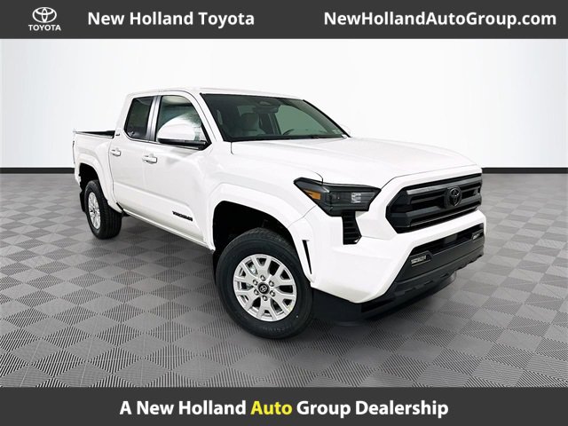 2025 Toyota Tacoma SR5's photo