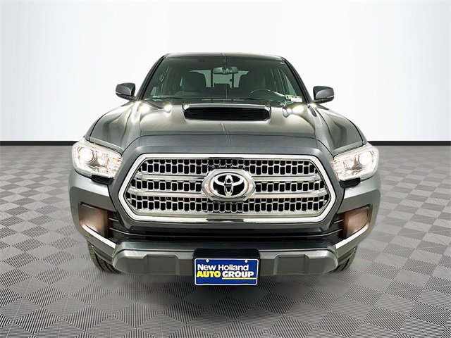 Used 2016 Toyota Tacoma TRD Sport with VIN 3TMCZ5AN8GM039064 for sale in New Holland, PA