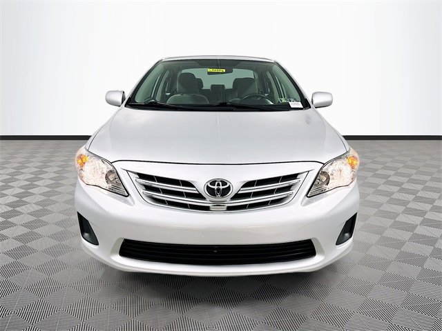 2013 Toyota Corolla LE photo 2