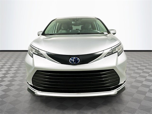 Certified 2022 Toyota Sienna XLE with VIN 5TDYRKEC3NS128177 for sale in New Holland, PA