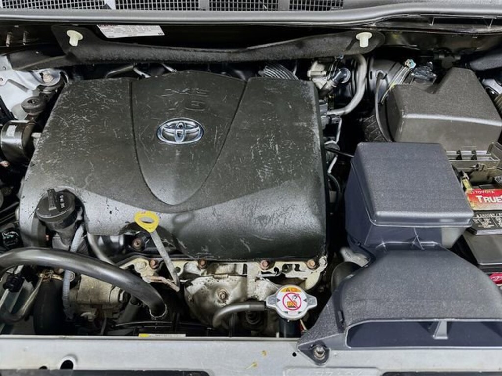 Used 2017 Toyota Sienna LE Passenger Van