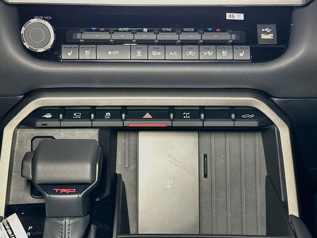 2026 Toyota Tundra Platinum - Photo 10