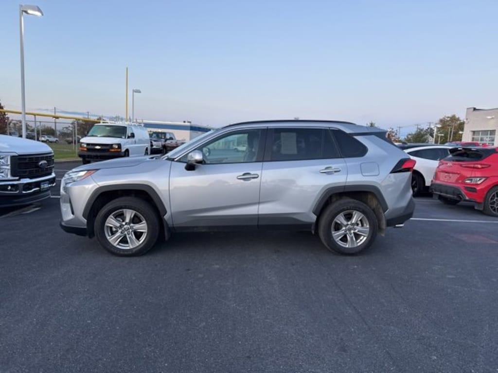 Used 2022 Toyota RAV4 XLE Sport Utility