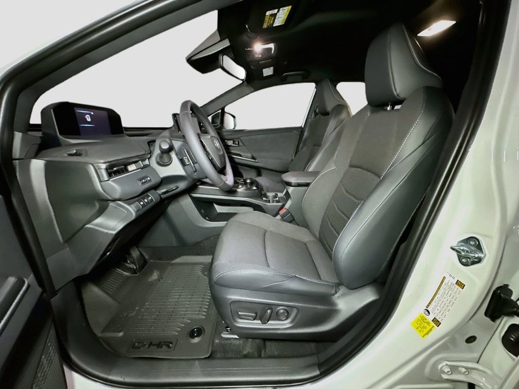 2026 Toyota C-HR SE - Photo 14