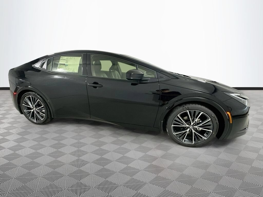 New 2027 Toyota Prius XLE Hatchback
