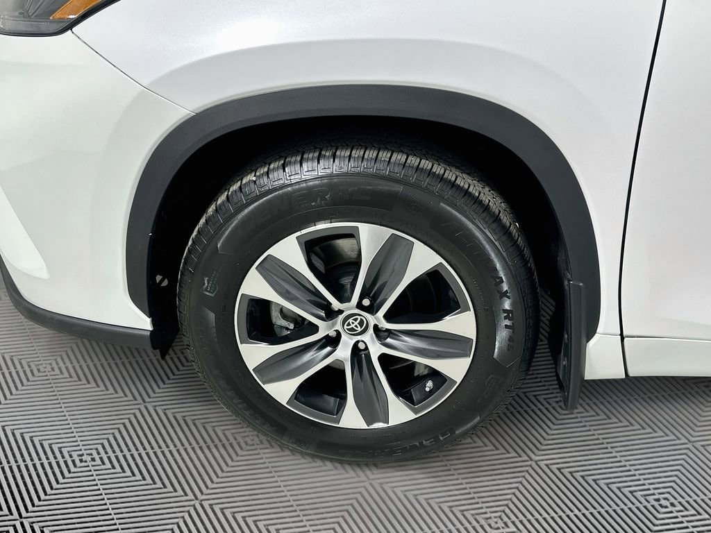 2023 Toyota Highlander XLE - Photo 25
