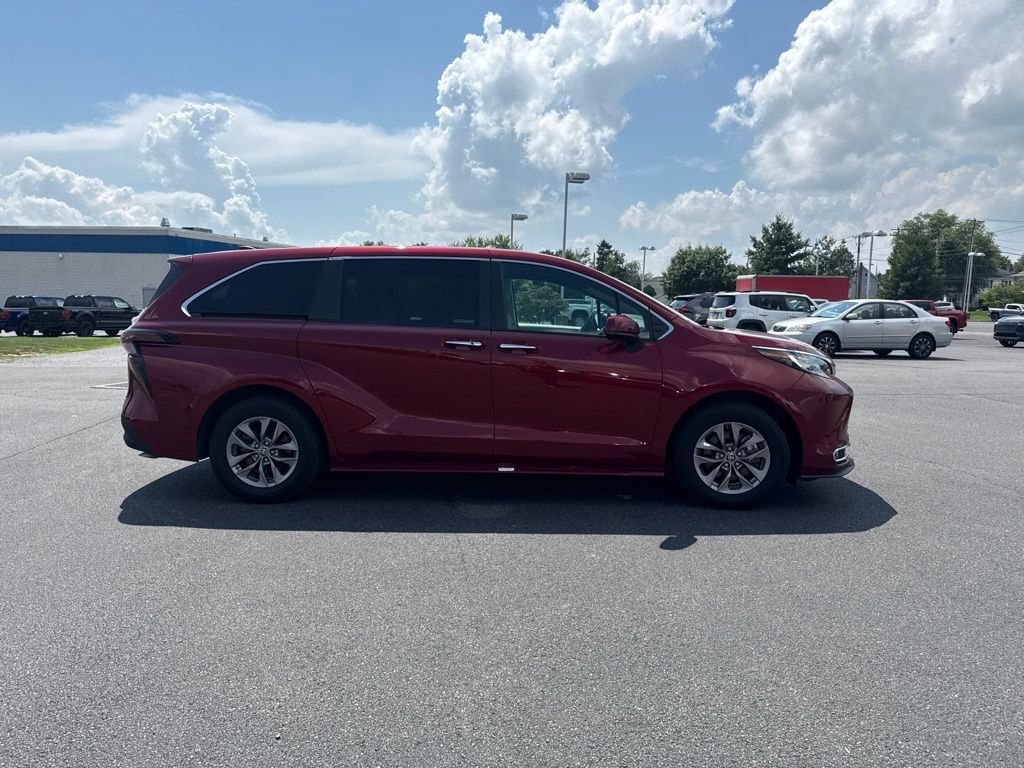 Used 2023 Toyota Sienna XLE Passenger Van