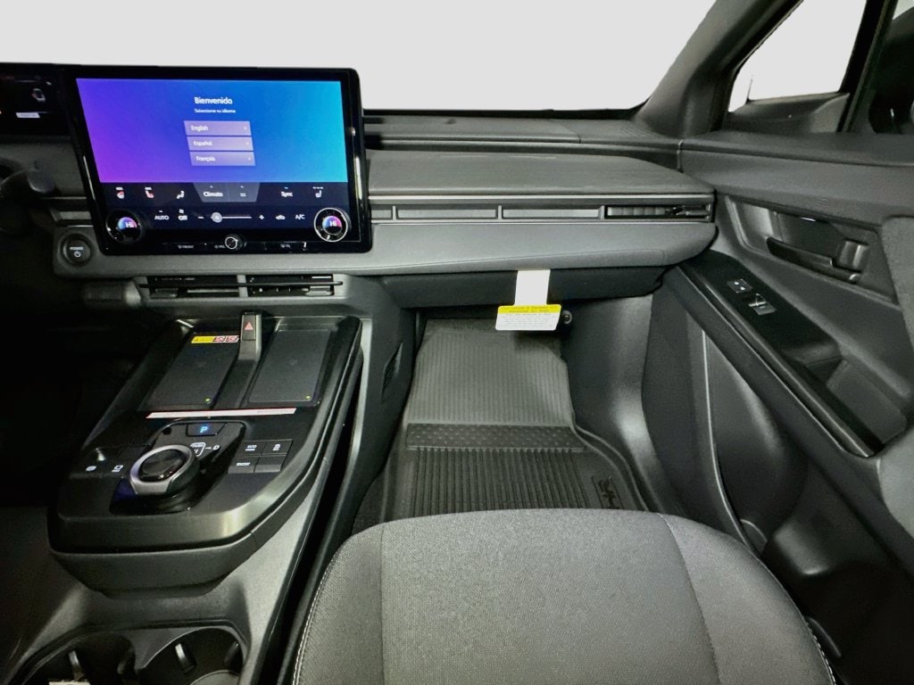 2026 Toyota C-HR SE - Photo 25