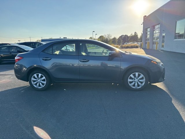 2016 Toyota Corolla LE photo 4