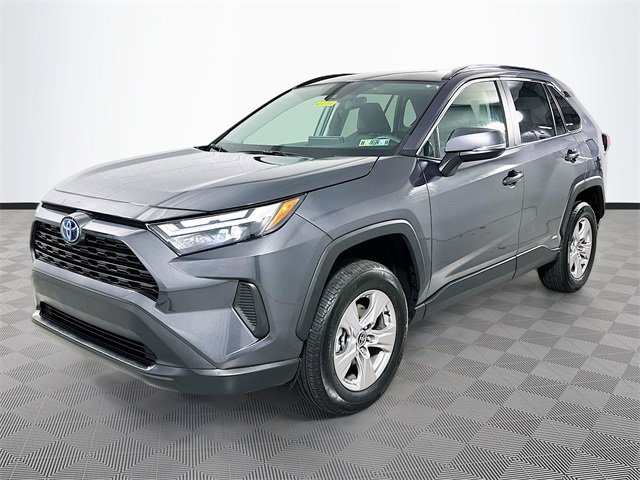 2022 Toyota RAV4 Hybrid XLE photo 3