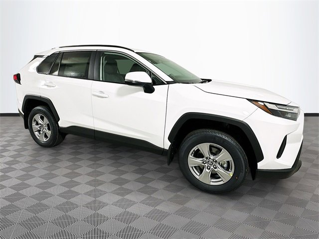 2025 Toyota RAV4 XLE photo 2