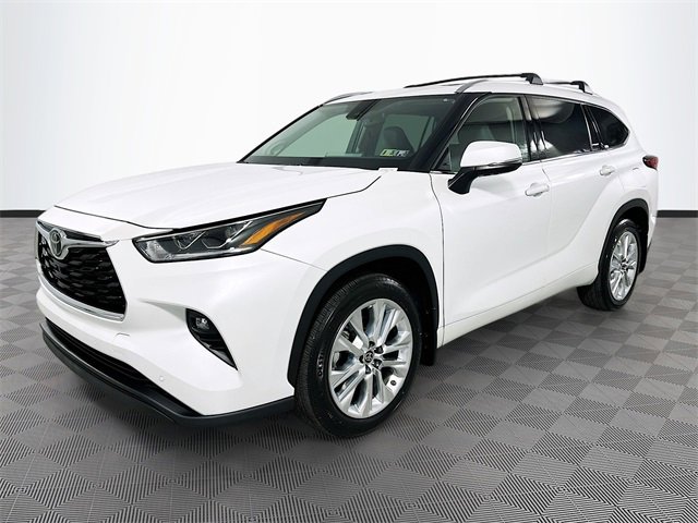 2022 Toyota Highlander Limited photo 3