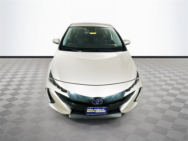 2020 Toyota Prius Prime XLE photo 2