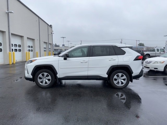 Used 2022 Toyota RAV4 LE with VIN 2T3F1RFV3NW275010 for sale in New Holland, PA