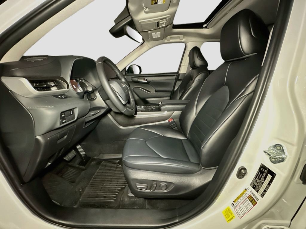 2023 Toyota Highlander XLE - Photo 17