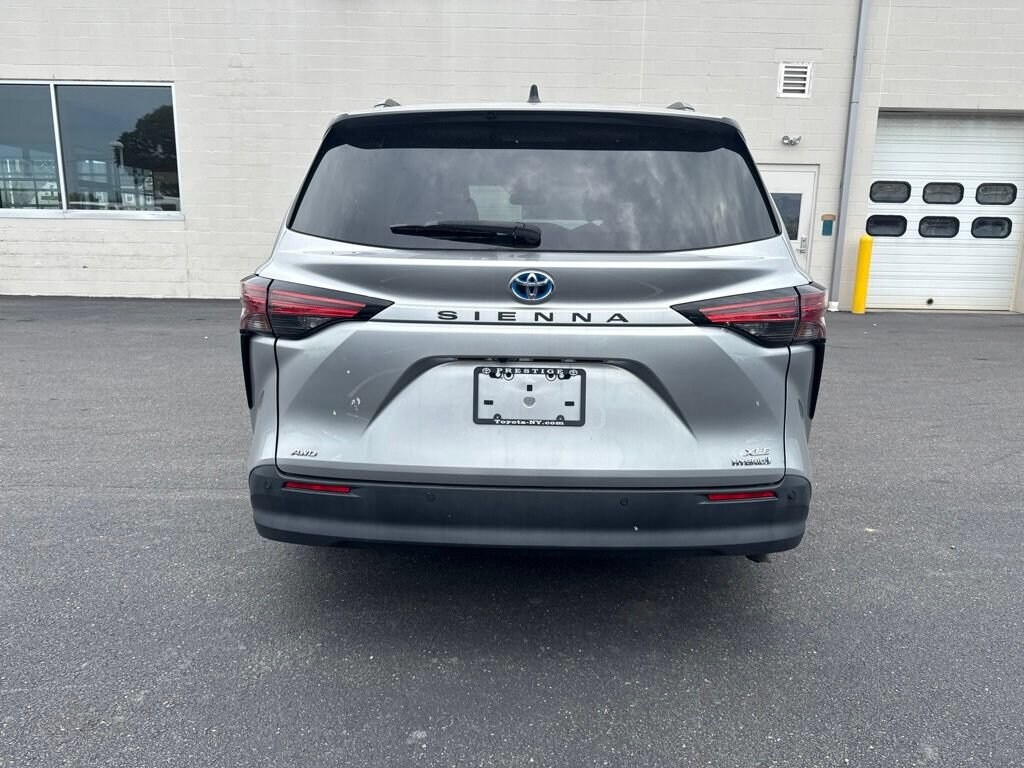 Used 2022 Toyota Sienna XLE Passenger Van