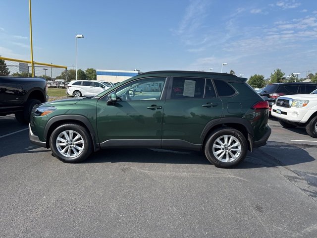 2024 Toyota Corolla Cross LE photo 2