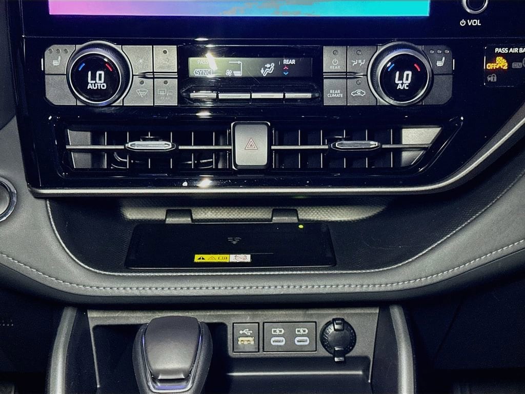 2023 Toyota Highlander XLE - Photo 13