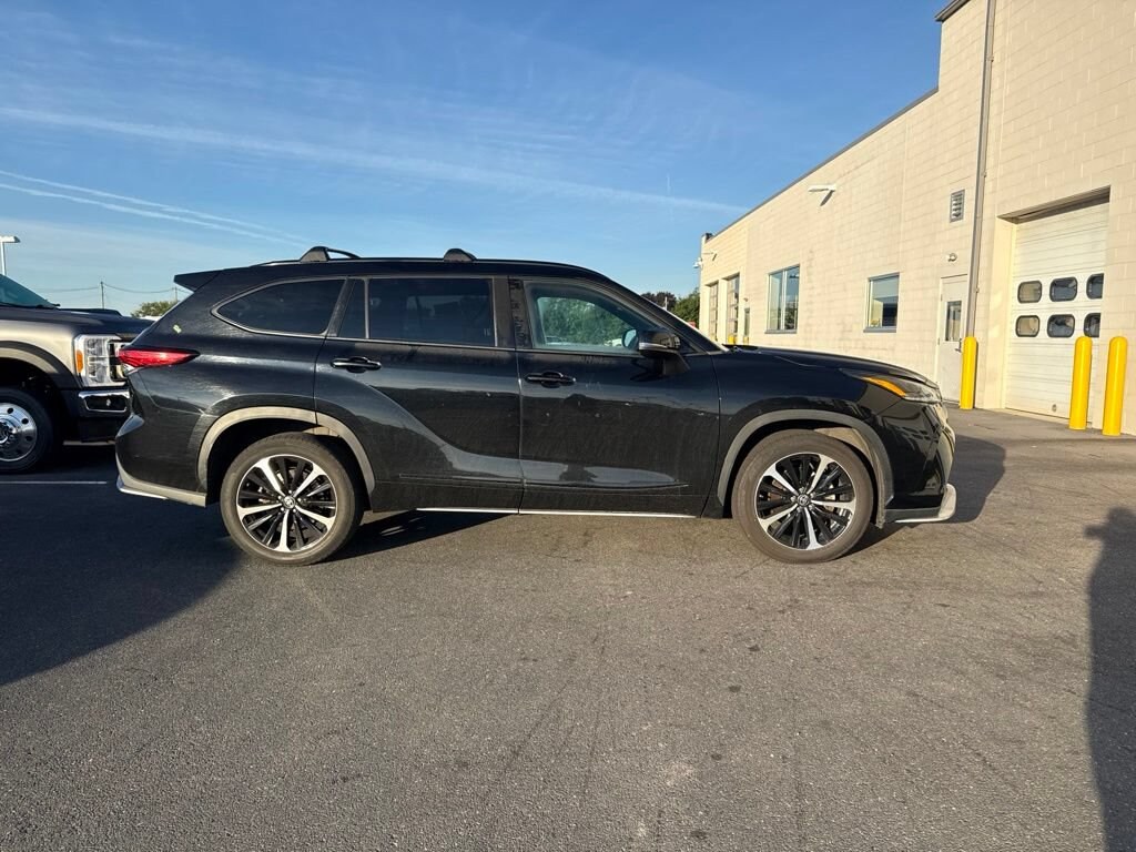 Used 2021 Toyota Highlander XSE Sport Utility