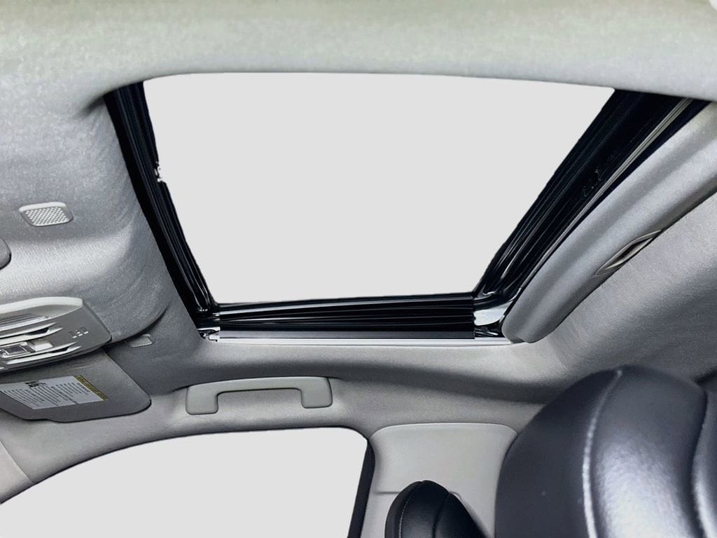 2023 Toyota Highlander XLE - Photo 28