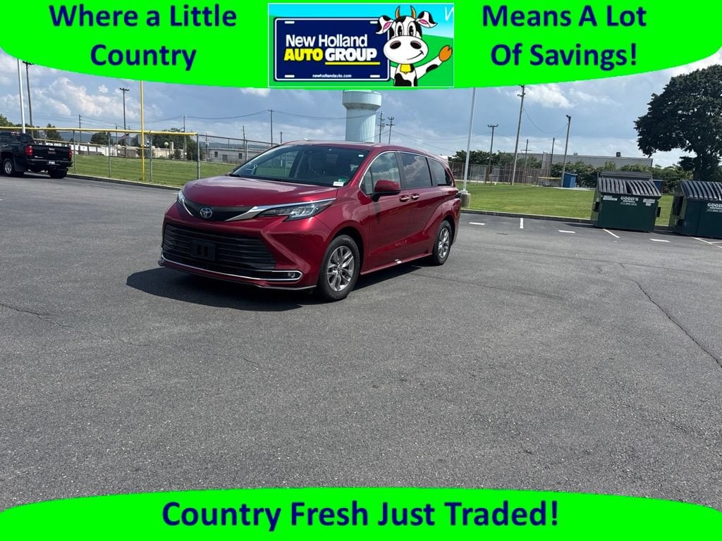 Used 2023 Toyota Sienna XLE Passenger Van