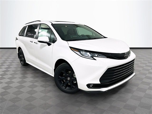 2026 Toyota Sienna Woodland Edition's photo