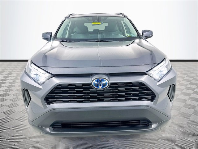 2022 Toyota RAV4 Hybrid XLE photo 2