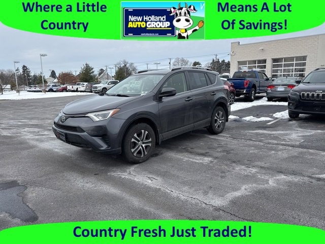 2017 Toyota RAV4 LE's photo