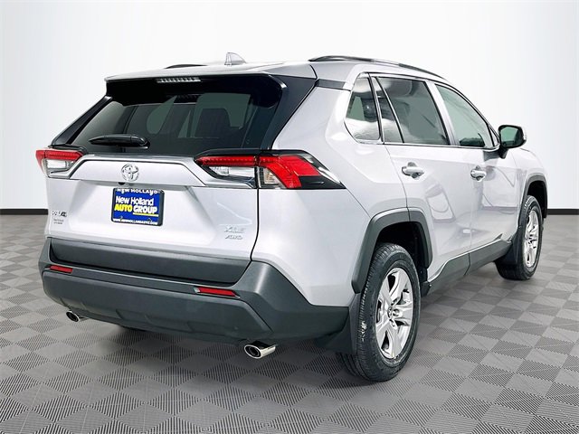 2025 Toyota RAV4 XLE photo 4