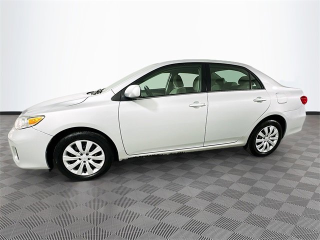 2013 Toyota Corolla LE photo 4