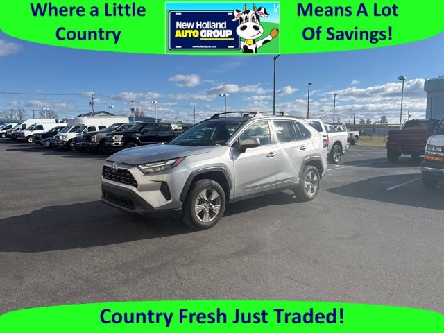 2024 Toyota RAV4 XLE's photo