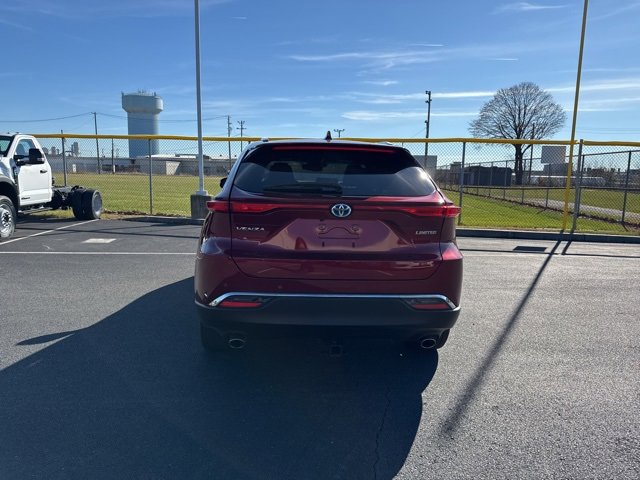 2024 Toyota Venza Limited photo 3