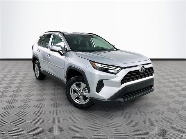 2025 Toyota RAV4 XLE's photo
