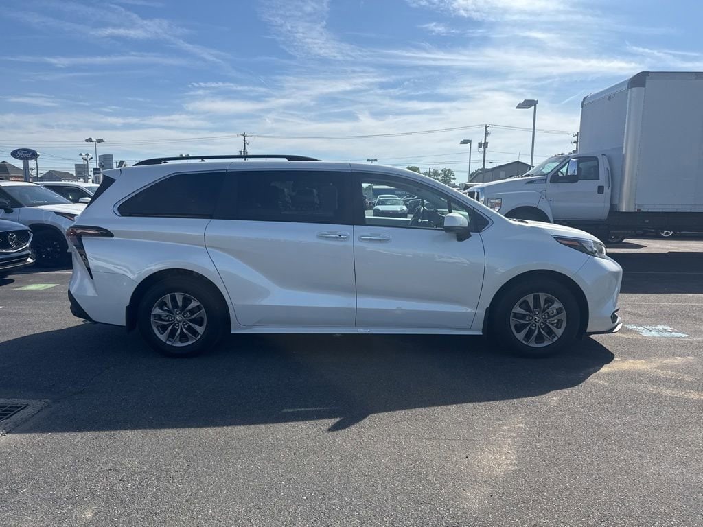 Used 2025 Toyota Sienna XLE Passenger Van