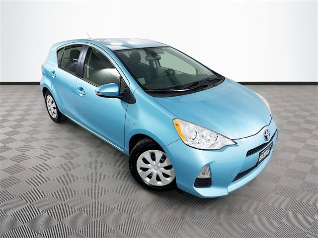 2014 Toyota Prius c Two's photo