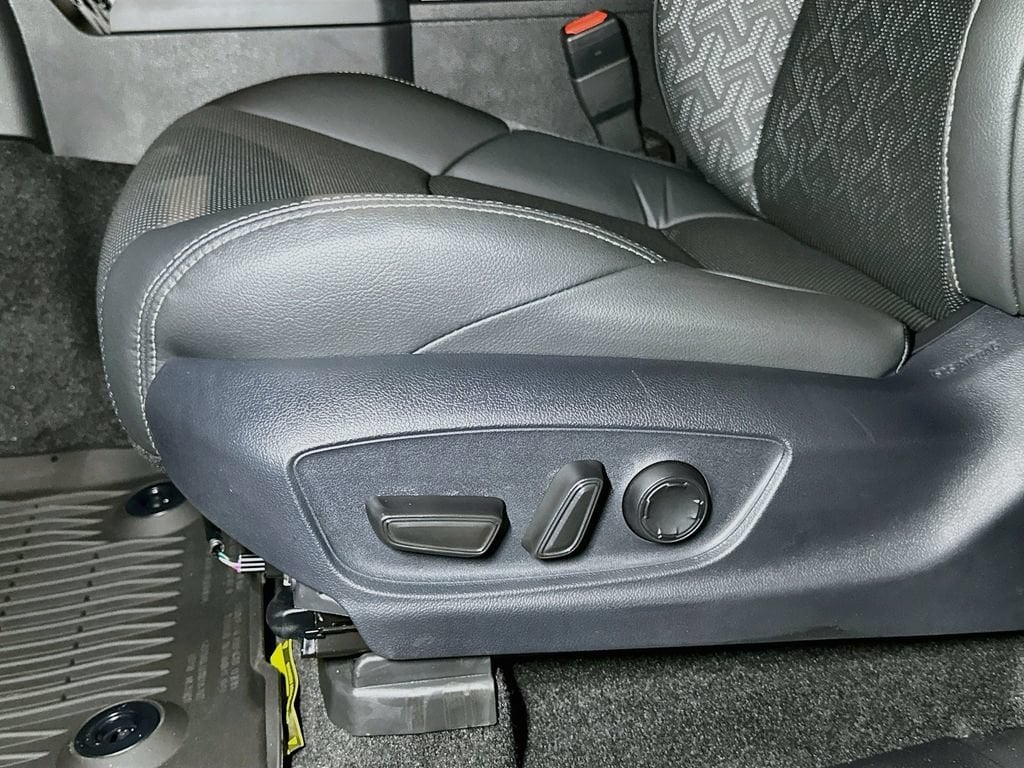 2026 Toyota Tacoma Limited - Photo 13