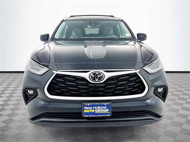 2022 Toyota Highlander XLE photo 2