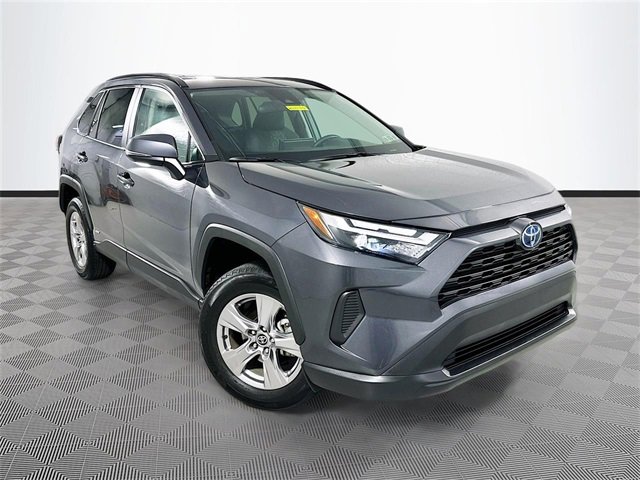 2022 Toyota RAV4 XLE's photo