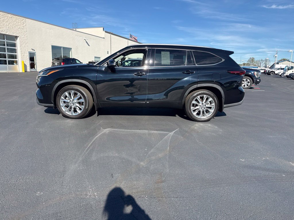 Used 2024 Toyota Highlander Limited Sport Utility