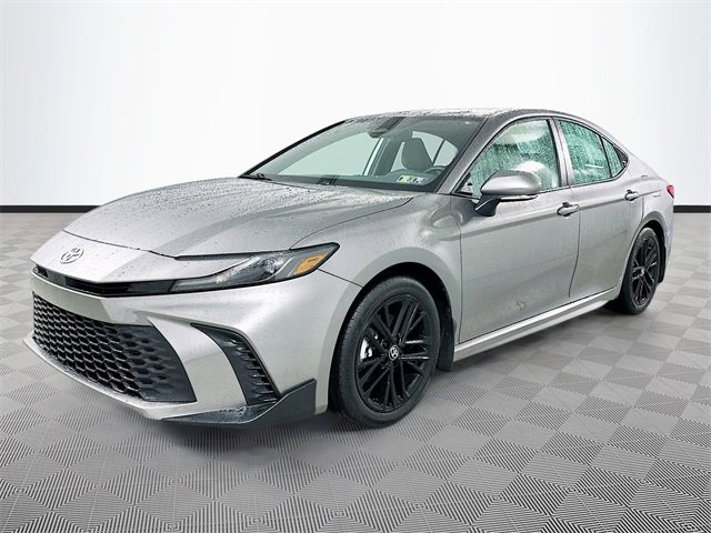 2025 Toyota Camry SE photo 3