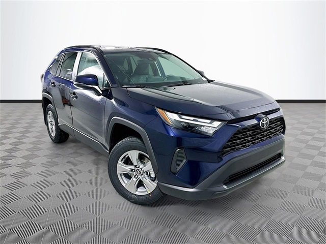 2025 Toyota RAV4 XLE's photo