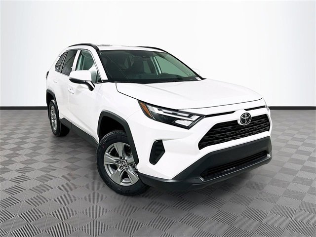 2025 Toyota RAV4 XLE's photo