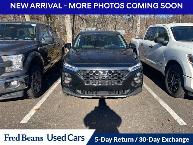 2020 Hyundai Santa Fe SE photo 2