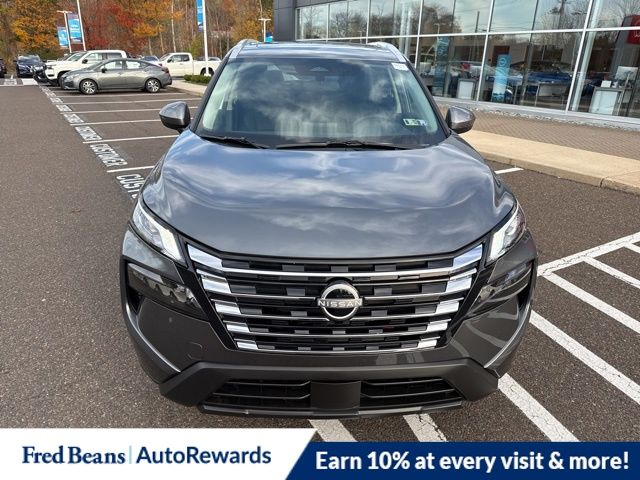 2026 Nissan Rogue SV photo 2