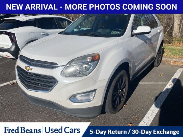 2017 Chevrolet Equinox LT photo 3