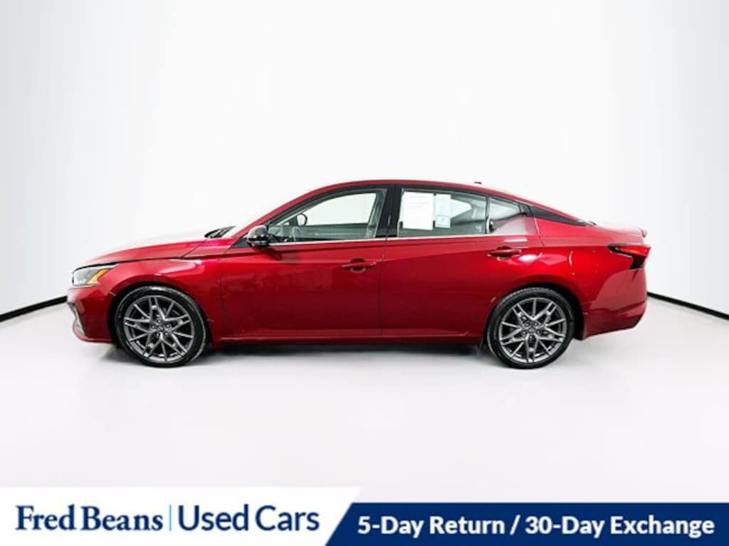 Used 2024 Nissan Altima 2.0 SR Sedan