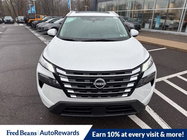 2026 Nissan Rogue SV photo 2